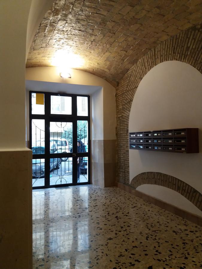 Sylvia Stylish Vatican Apartment Рим Екстер'єр фото